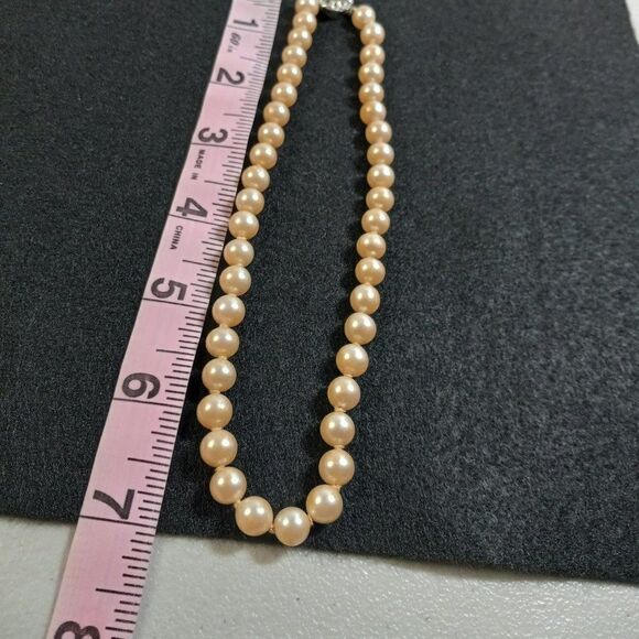 Vintage Faux Pearl Choker Necklace - Picture 4 of 9